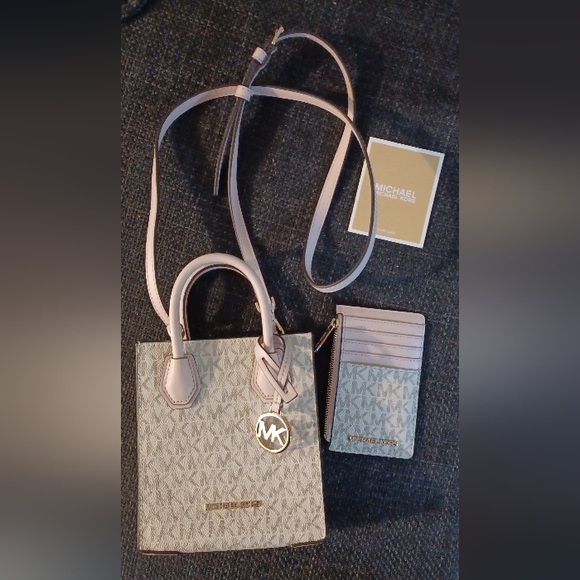 Set for Both: MK Mercer, Leather Crossbody Bag AND the Jet Set Wallet - Picture 3 of 11